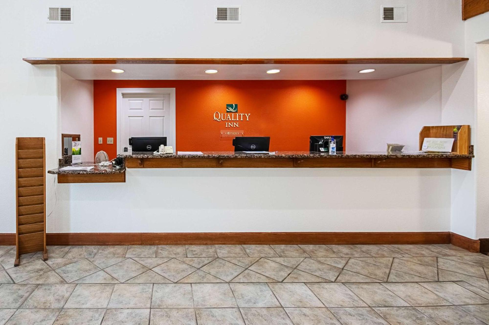 Quality Inn Dodge City Eksteriør bilde