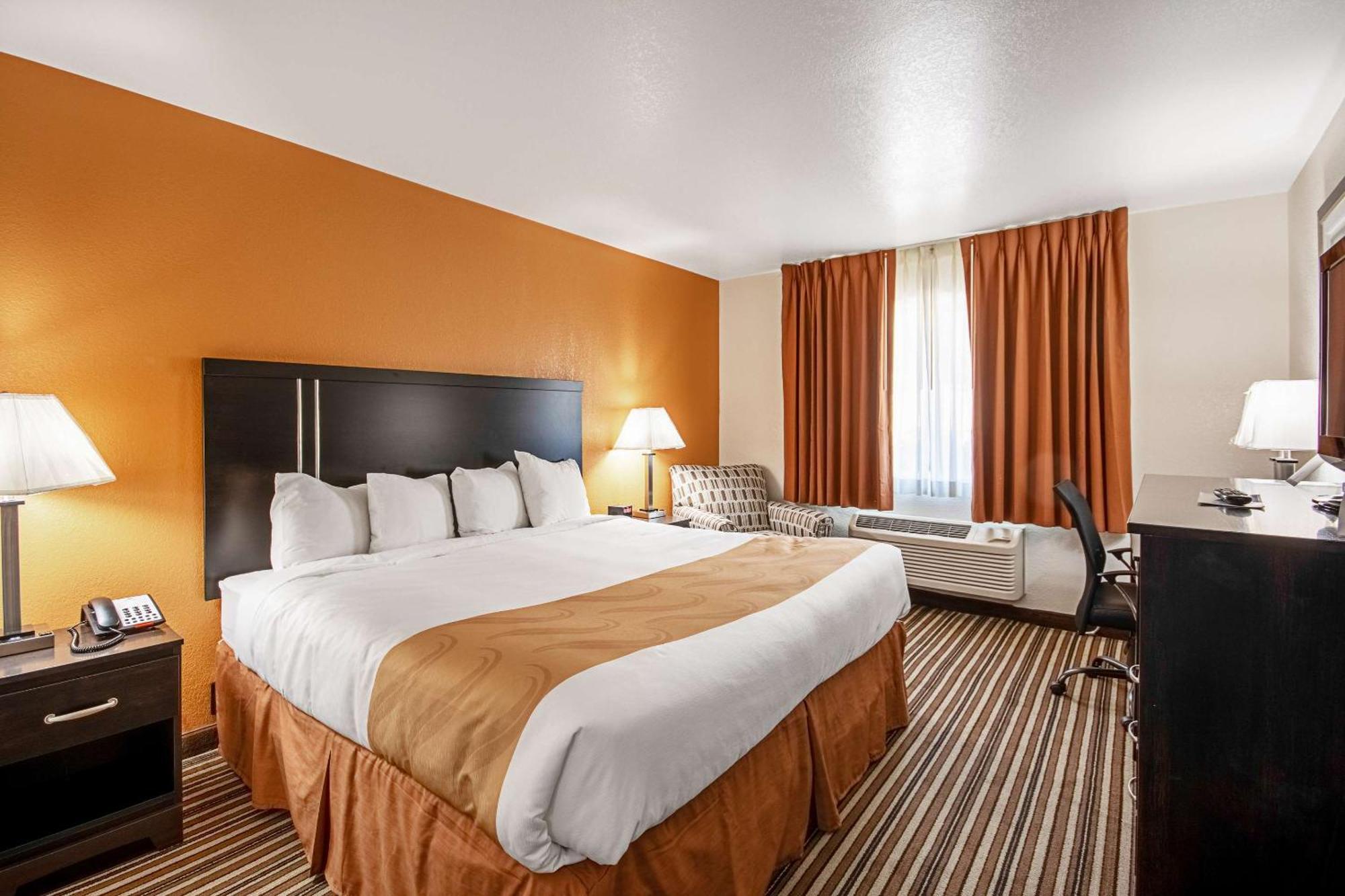 Quality Inn Dodge City Eksteriør bilde