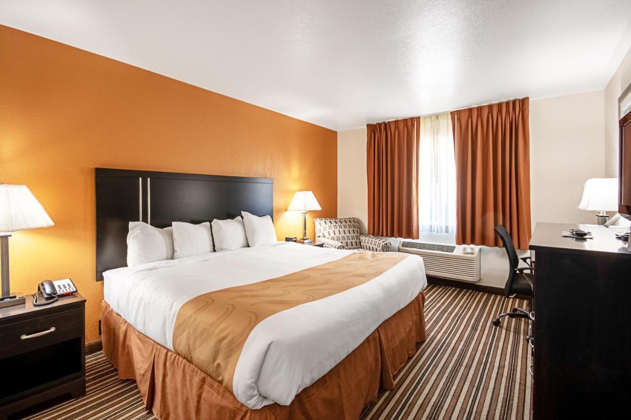 Quality Inn Dodge City Eksteriør bilde
